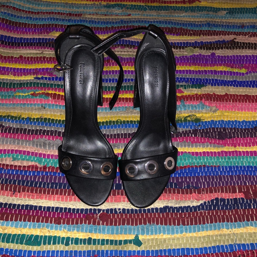 FOREVER 21 BLACK GROMMET HEELS